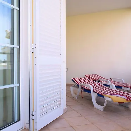 Stunning 2 Bedrooms Apartament *